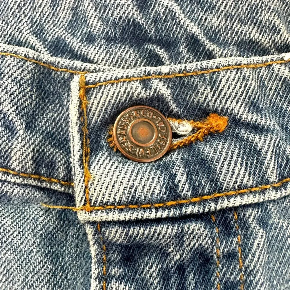 Vtg 90s Levis Jeans 550 Relaxed Fit Cotton Light Wash Blue Denim Mens W36 L34